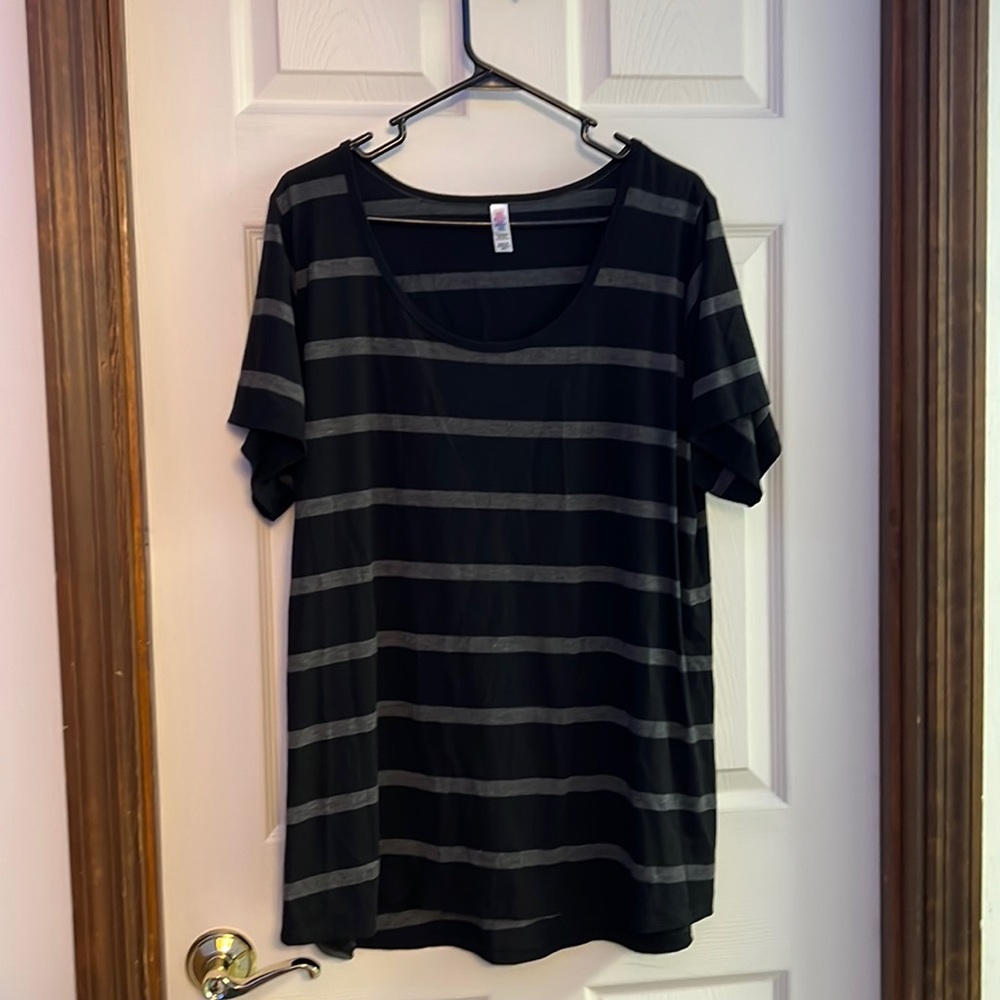 Lularoe shirt